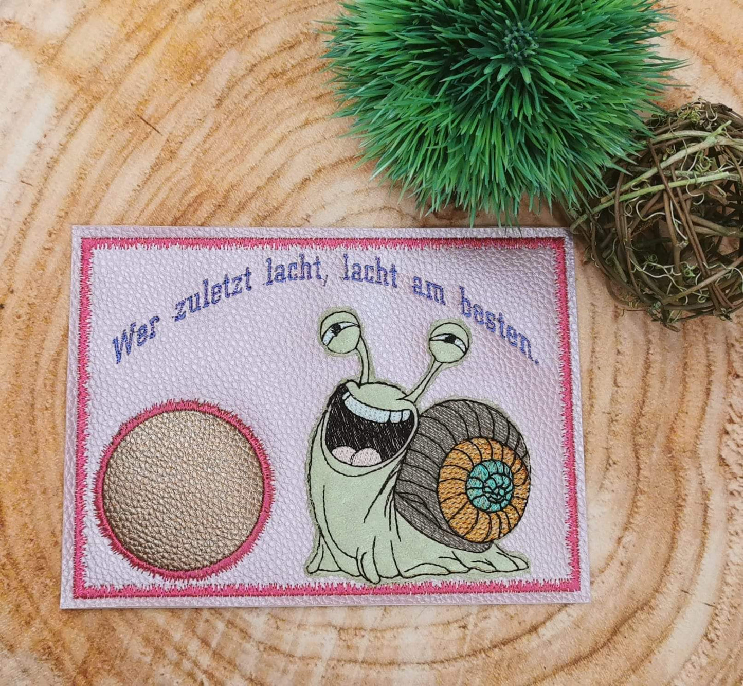 MugRug 13x18 Schnecke Wer zuletzt lacht, lacht am besten.