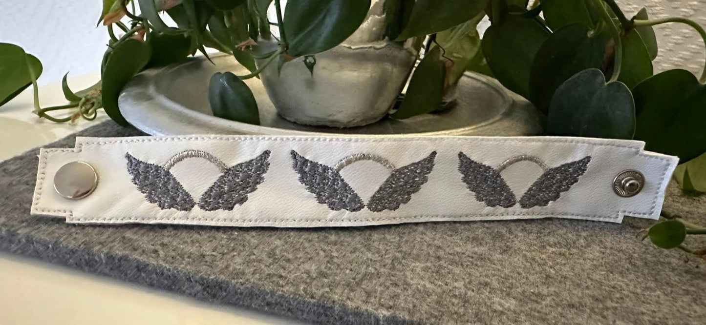 Anhänger oder Armband Flügel Motiv 13x18 Rahmen