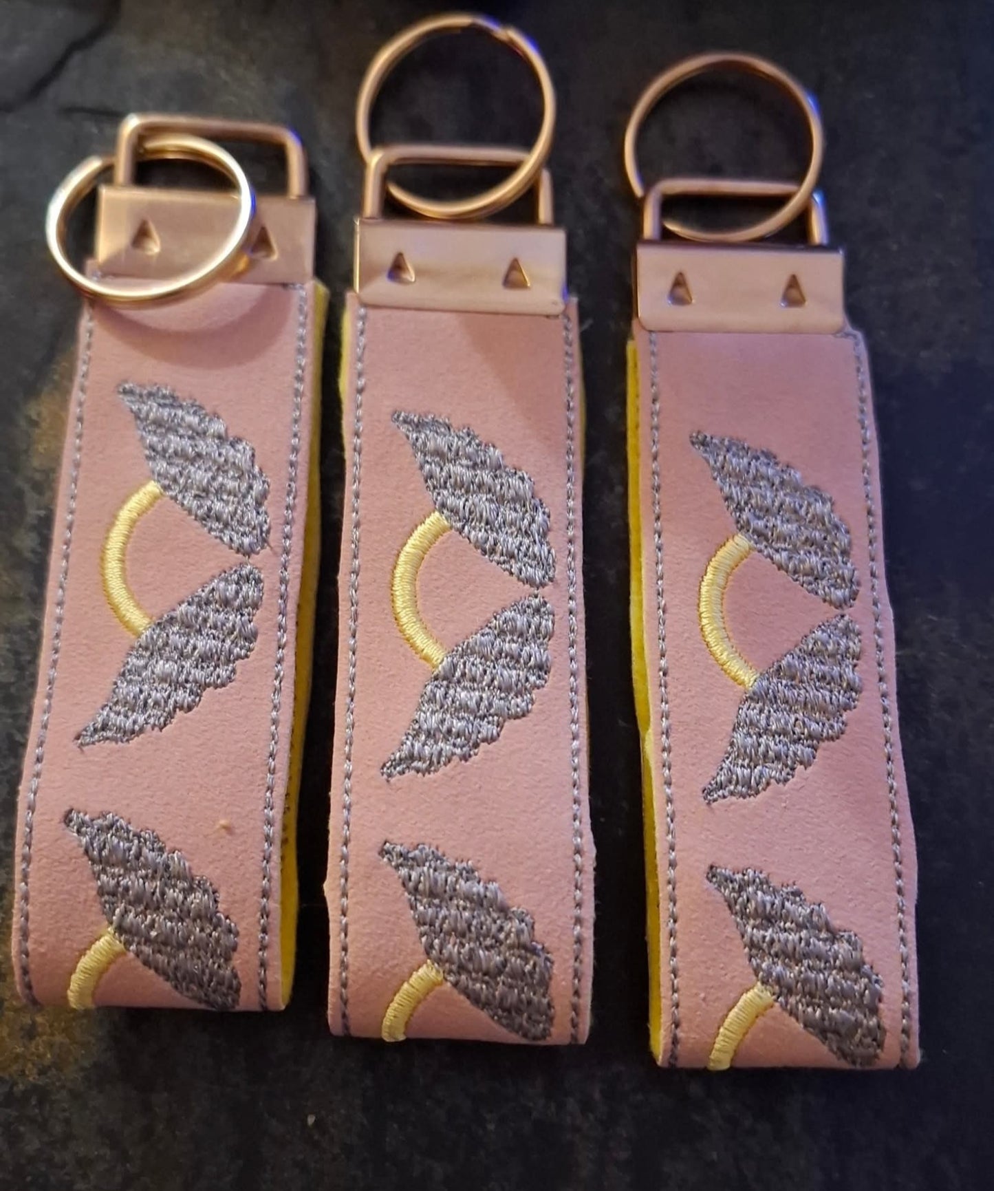 Anhänger oder Armband Flügel Motiv 13x18 Rahmen