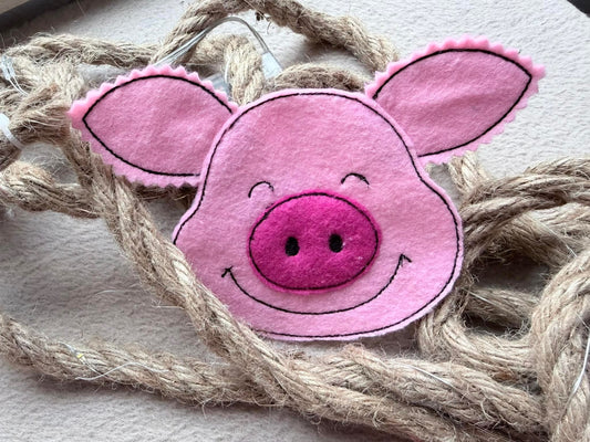 Schwein Manni in 2 Größen und je 4 Ausführungen.  Applikation ITH 10x10 13x13